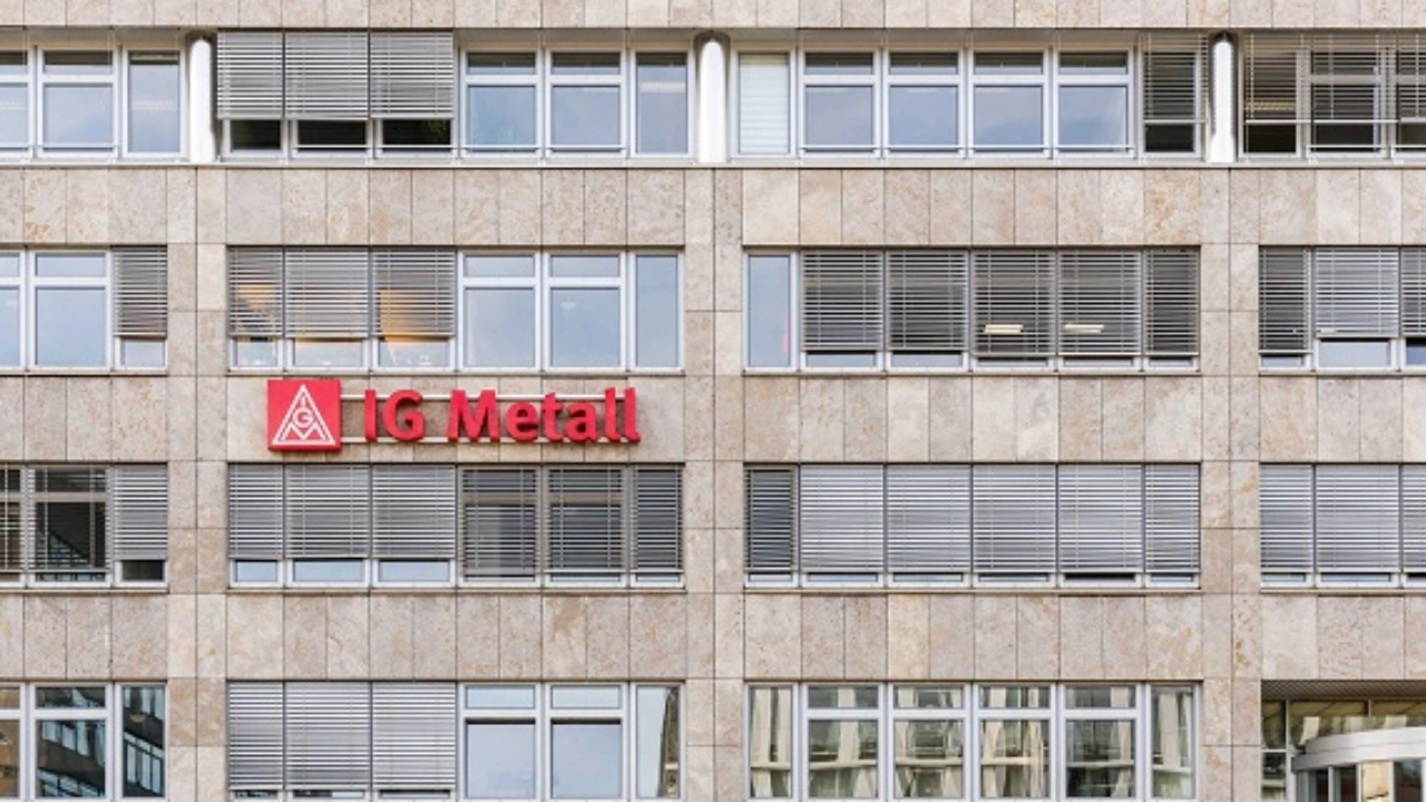 Fassade IG Metall Stuttgart, Theodor-Heuss-Str. 2, 70174 Stuttgart