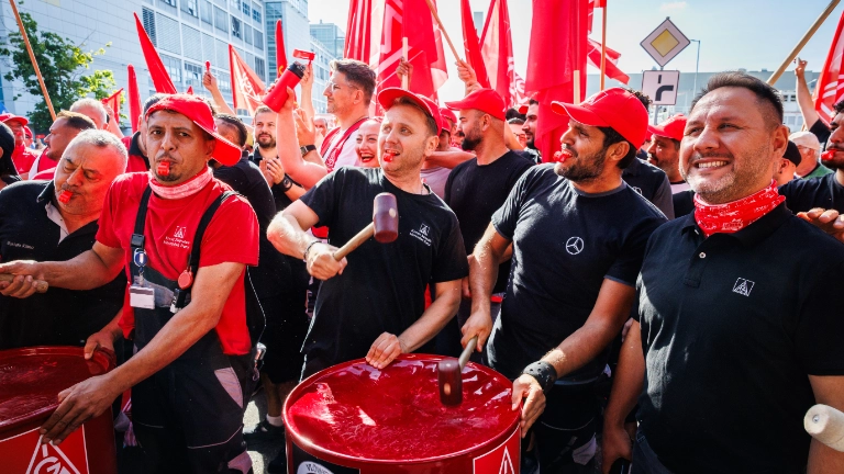 Kundgebung am Mercedes-Benz Standort Sindelfingen